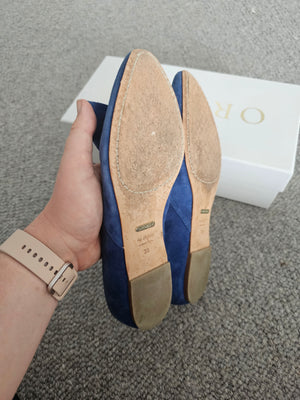 THRIFT Womens Oroton Blue Flat Sepia Suede Shoes in Size 39 | Children of the Wild