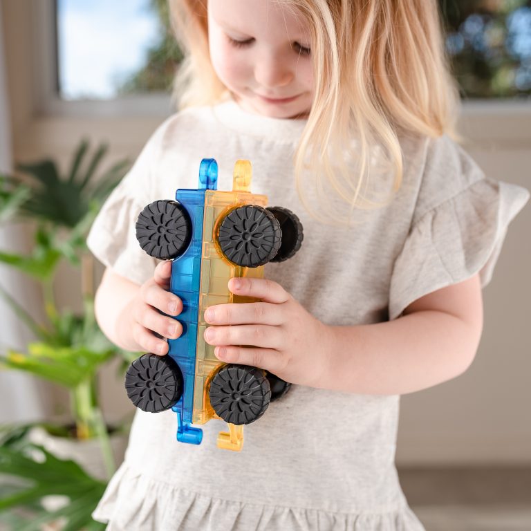 Connetix Magnetic Tile Car Base Pack with 2 pieces | 10% OFF SALE | Children of the Wild