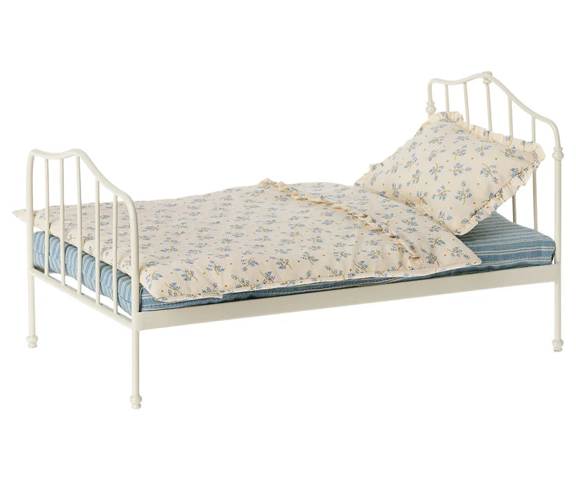 Maileg Miniature Bed in Blue | Size Mini | Children of the Wild