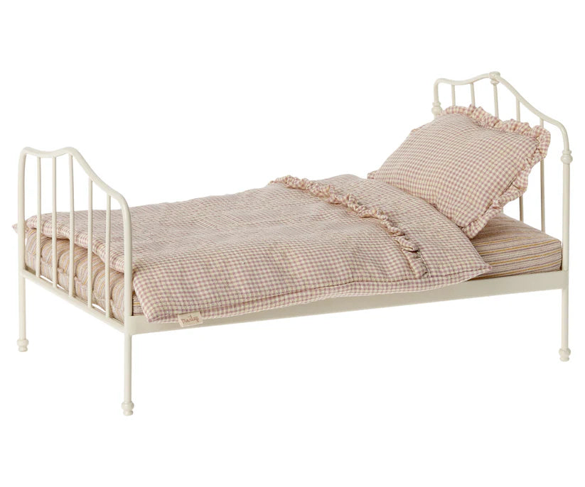 Maileg Miniature Bed in Purple | Size Mini | Children of the Wild