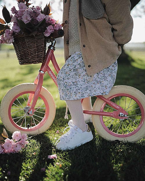 Banwood First Go Balance Bike Coral | For 2.5 - 5 years | Children of the Wild