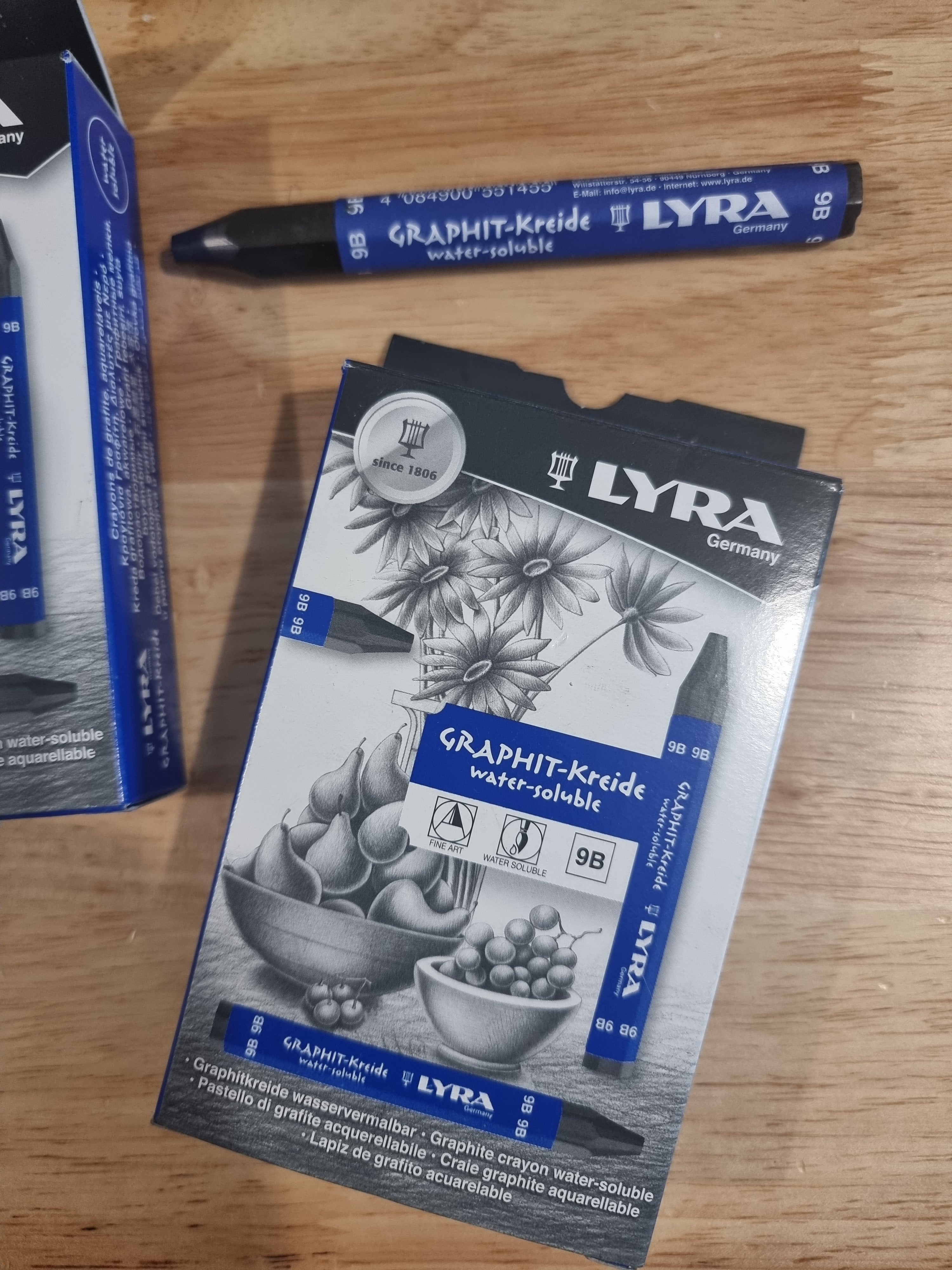 LYRA Graphite Crayon 2B Non Water Soluble Pack of 12 | 50% OFF | Children of the Wild