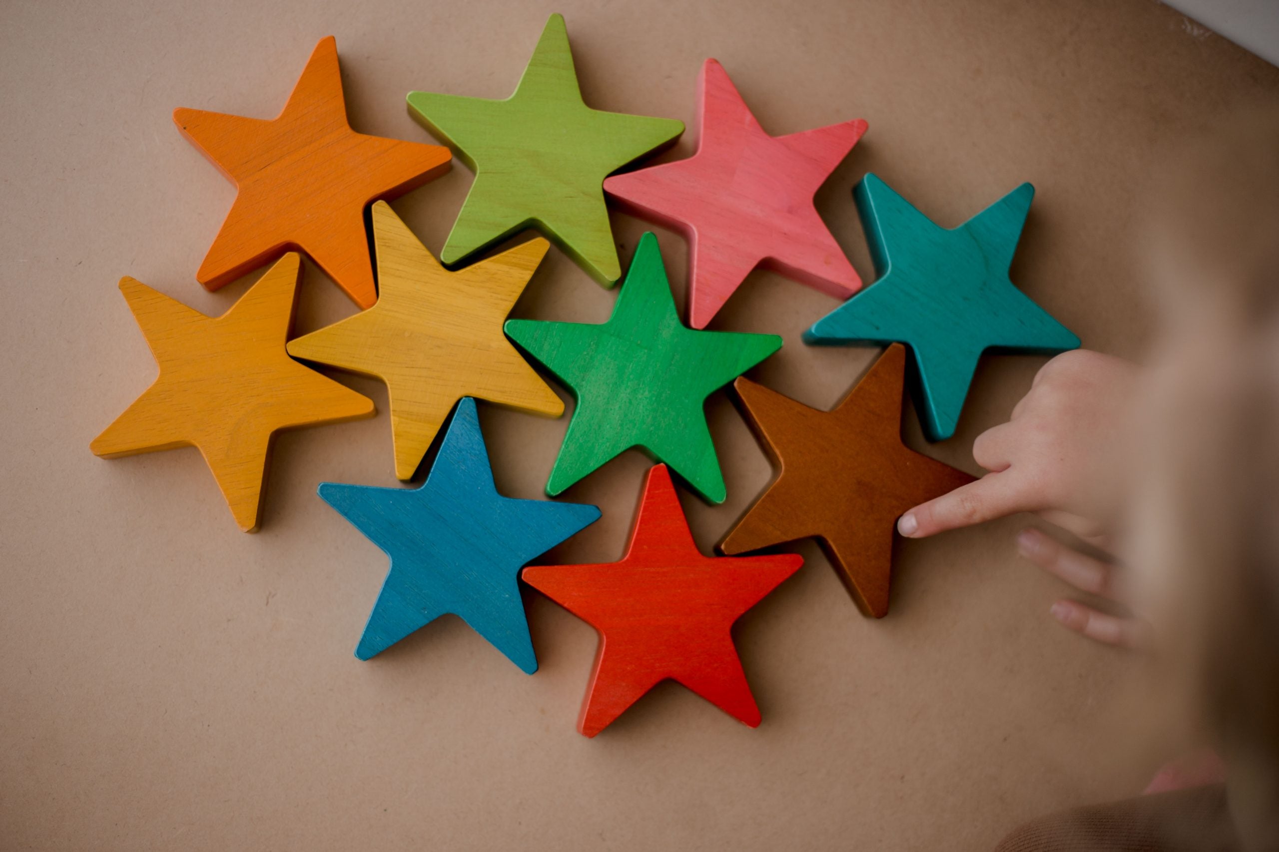 Qtoys Wooden Rainbow Stars set of 10 | 2+ Years | Children of the Wild