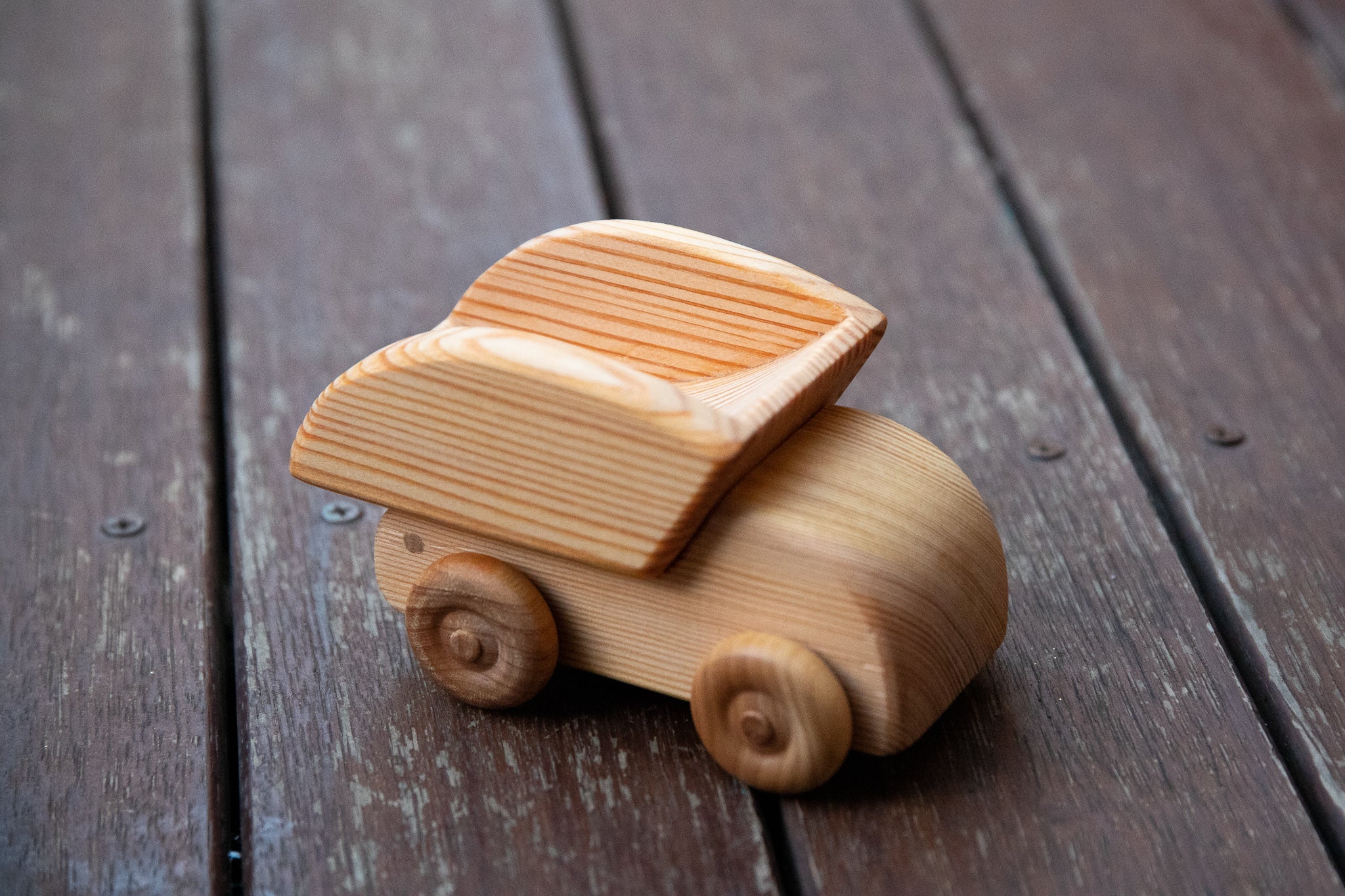 Debresk Small Wooden Tip Truck | 20% OFF | Children of the Wild