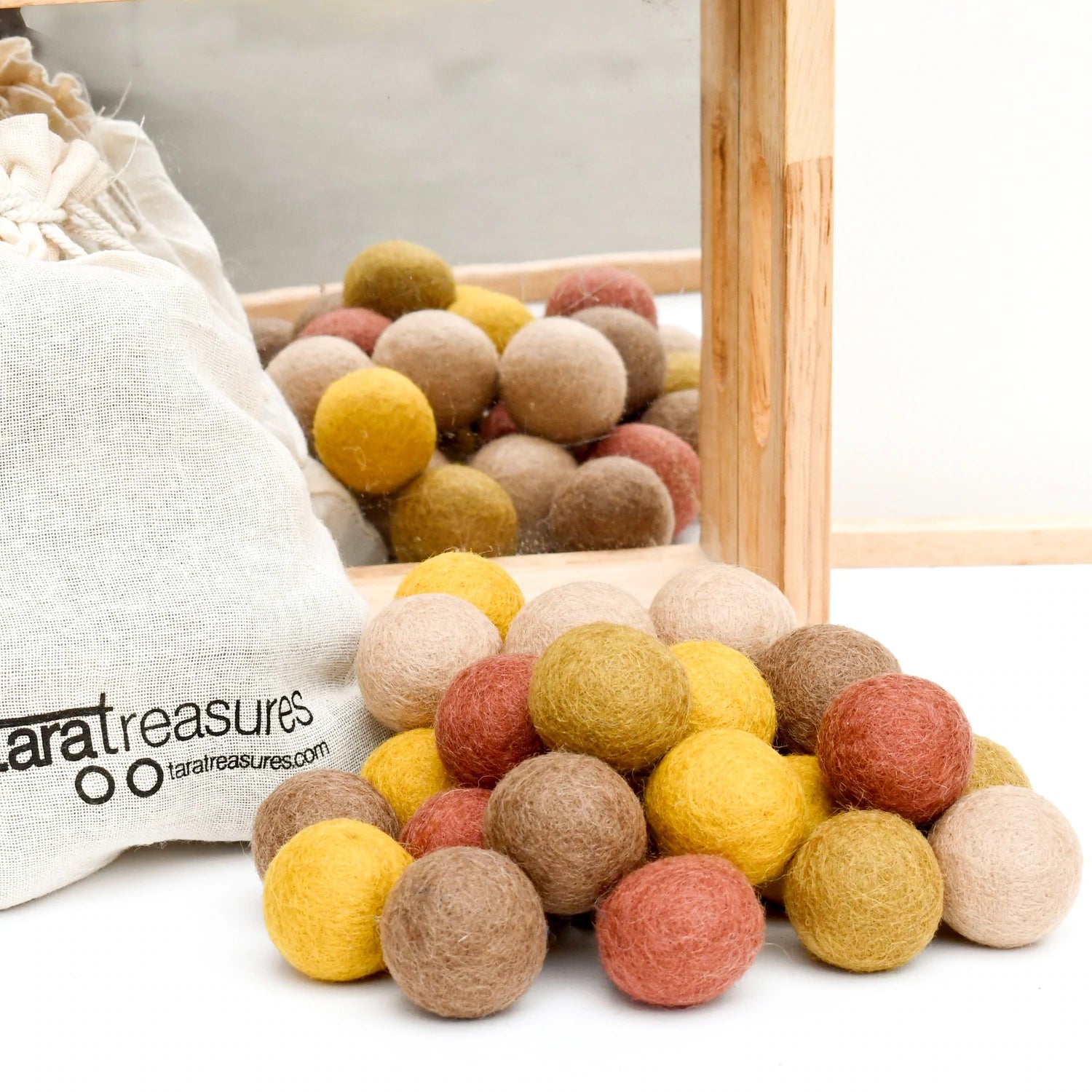 Tara Treasures | Wool Felt Balls in a Pouch - Earthy Colours 3cm 30 balls | Children of the Wild