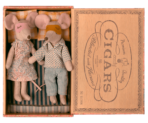 Maileg Mum and Dad Mice in Cigar Box | Retired | Children of the Wild