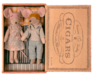 Maileg Mum and Dad Mice in Cigar Box | Retired | Children of the Wild