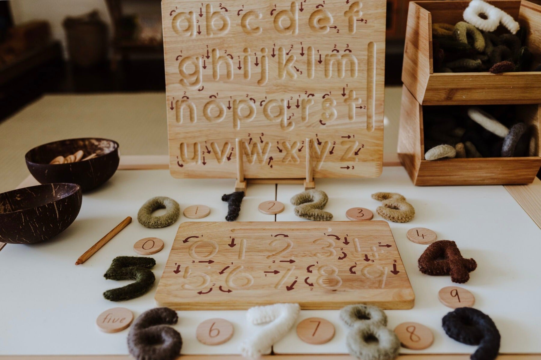 Children_of_the_Wild-Australia Q toys Lower Case Letter Wooden Tracing board