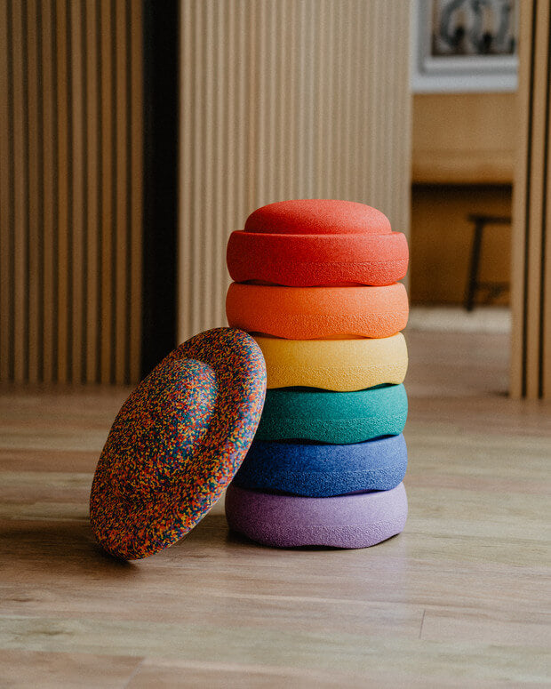 A Stapelstein Classic Rainbow Stacking Stones Set 6+1 | Children of the Wild